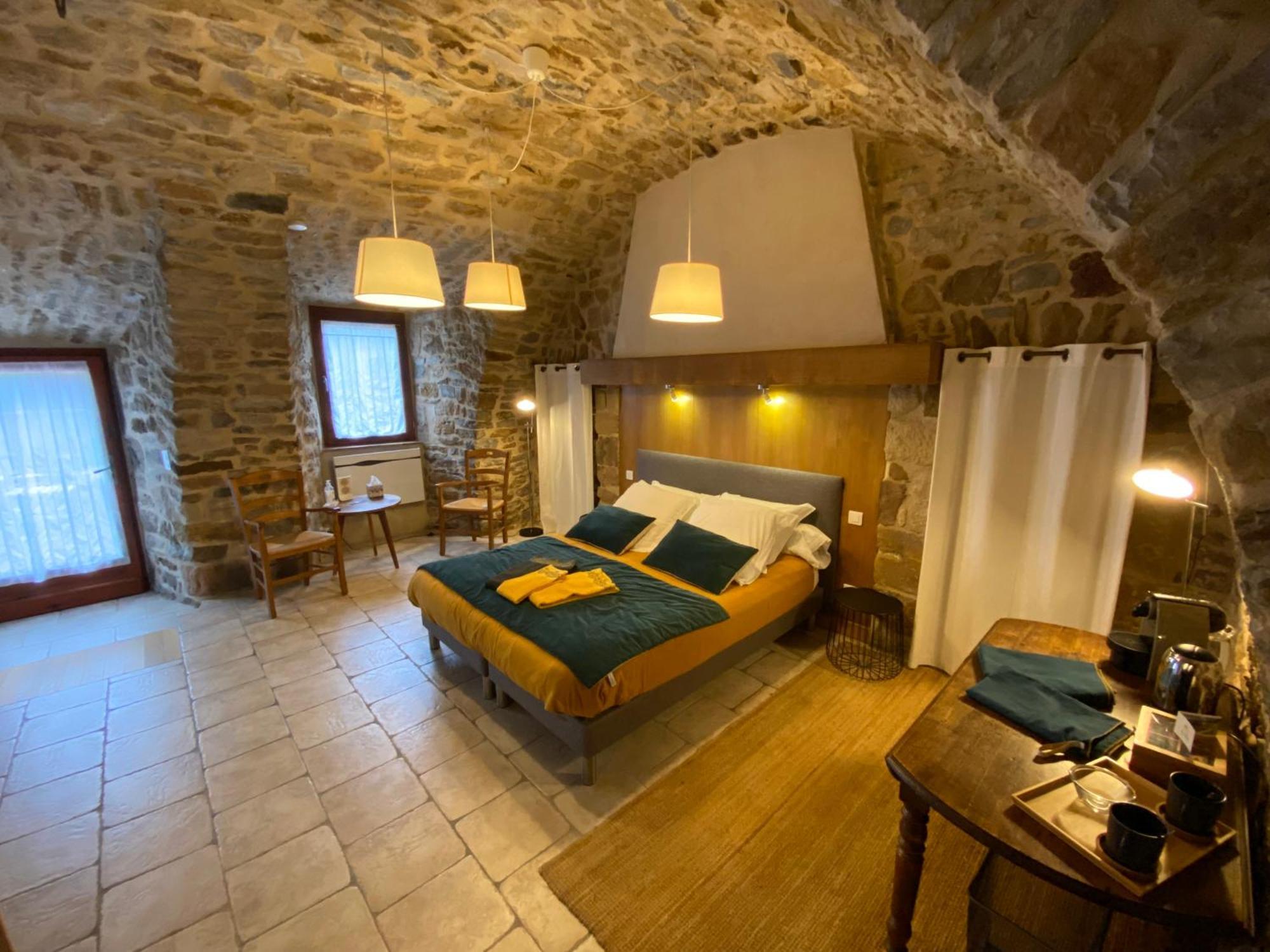Les Caselles, Et Guest house