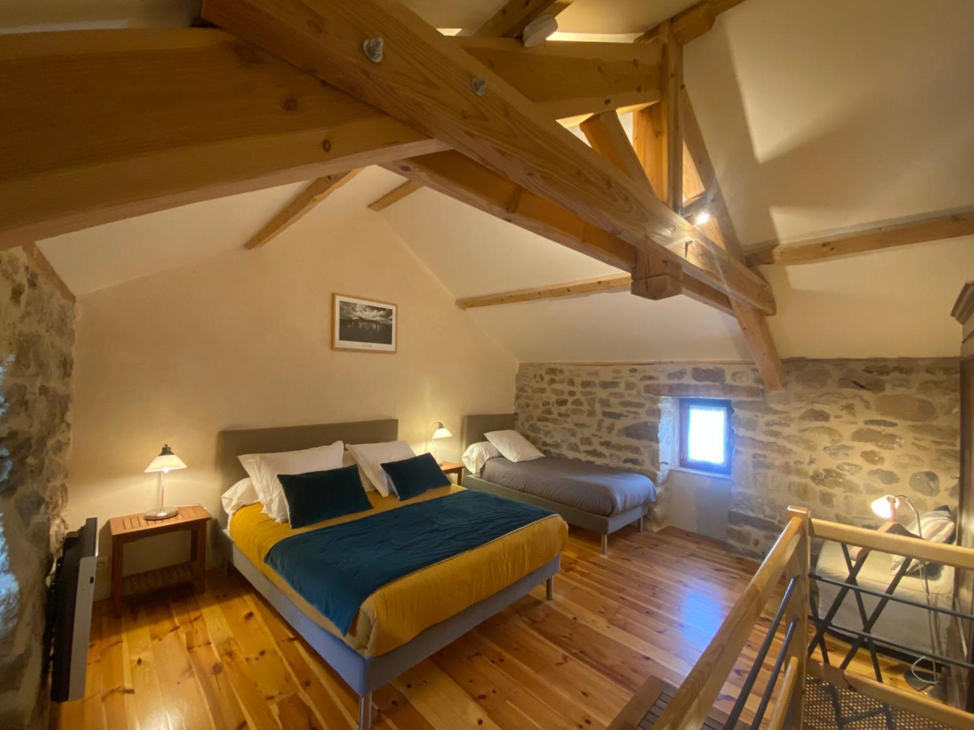 Les Caselles, Et 4* Saint-Beauzely
